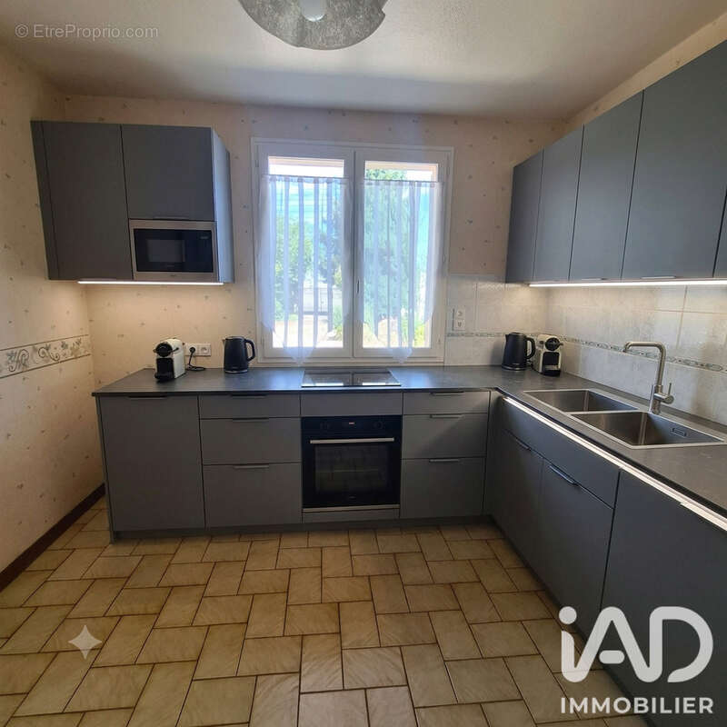 Maison 70 m² à Saint-Andre-Les-Vergers  - photo 3
