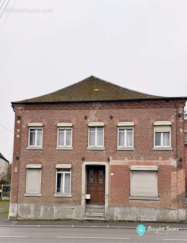 Maison 300 m² à Glageon  - photo 2
