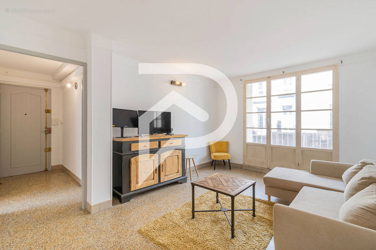 Appartement à MARSEILLE-5E