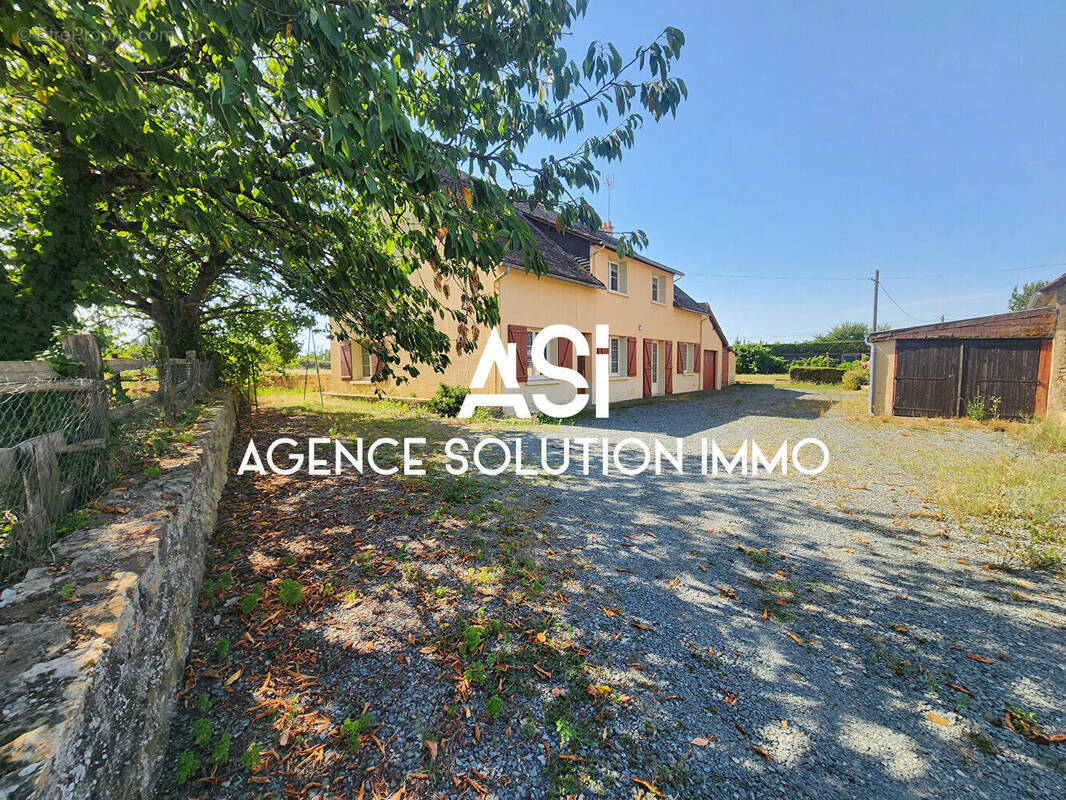 Maison à SAINT-AUBIN-DE-LOCQUENAY