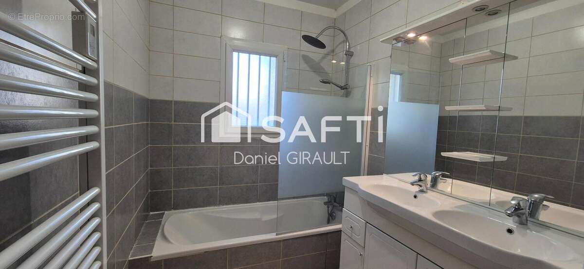 Photo 8 - Maison à LA CLISSE