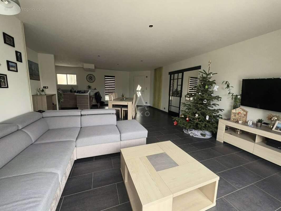 Maison à SAINTE-CECILE