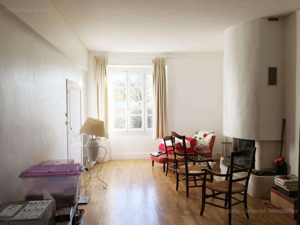 Grande maison entourée de son jardin de 5200m2 - photo 7