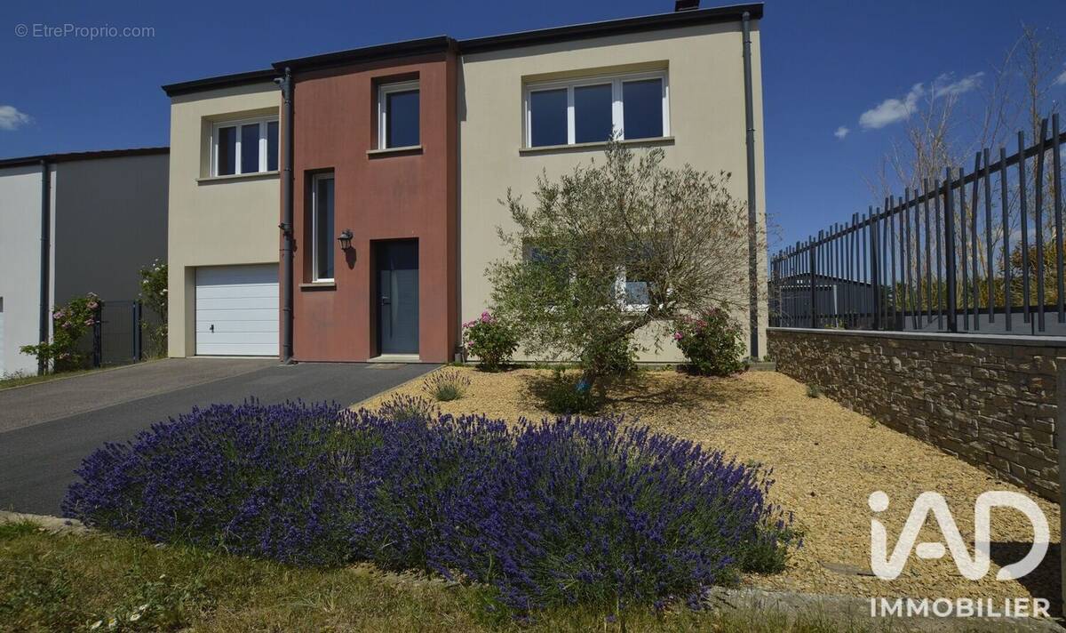 Photo 1 - Maison à SAINTE-MARIE-AUX-CHENES