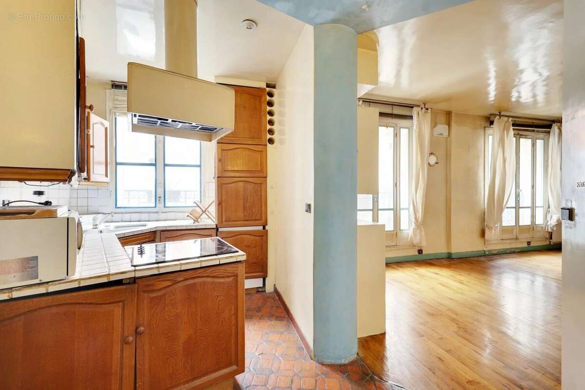 Appartement à PARIS-18E