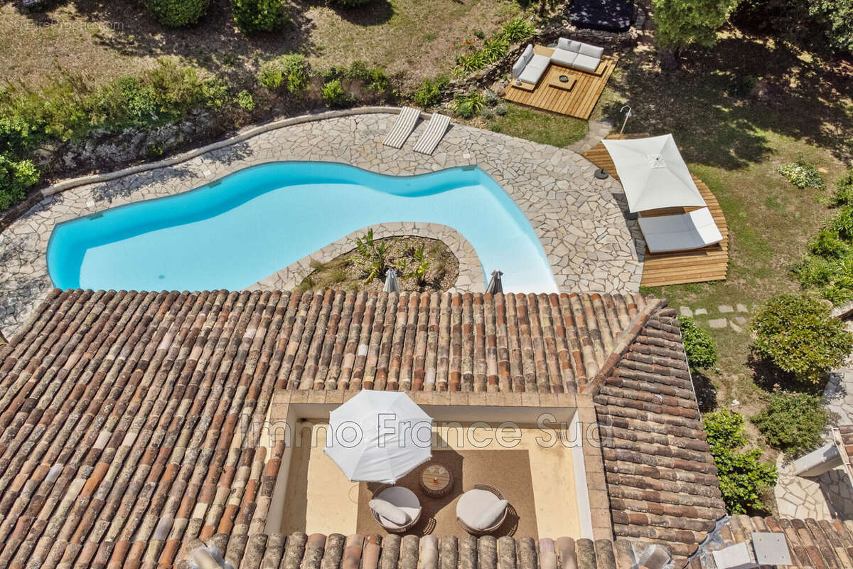 Maison à LA GARDE-FREINET