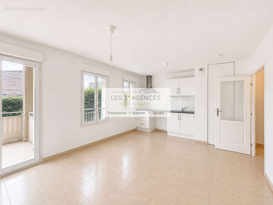 Appartement à LA CROIX-VALMER