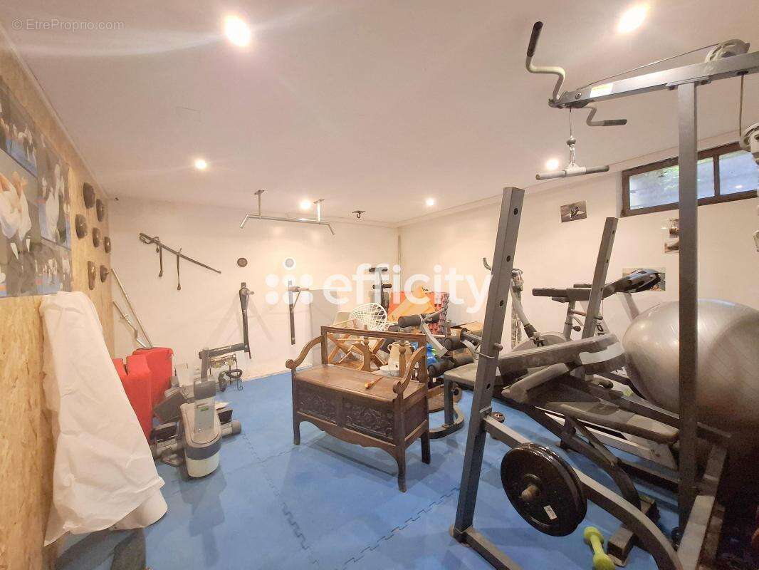 Maison à CONDE-SUR-HUISNE