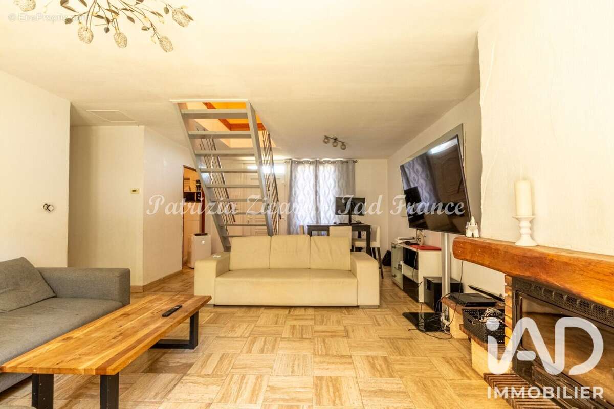 Maison 111 m² à La Ville-Du-Bois  - photo 3
