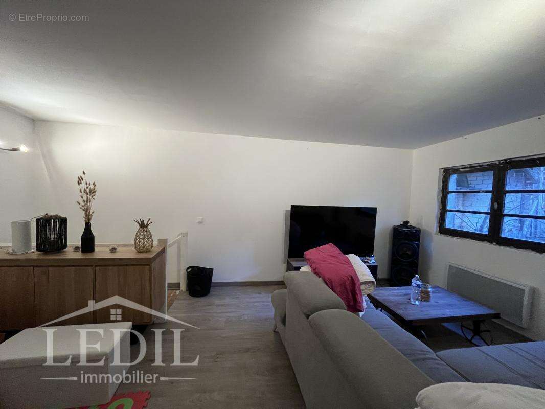 Maison à CASTELNAU-D&#039;AUZAN