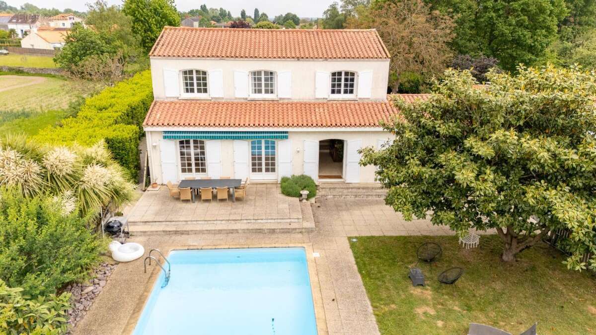 Maison familiale de 230m² - photo 6