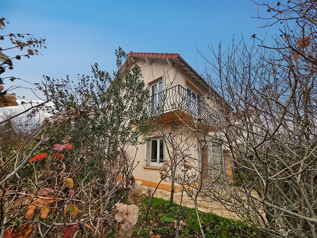 Maison à VERRIERES-LE-BUISSON