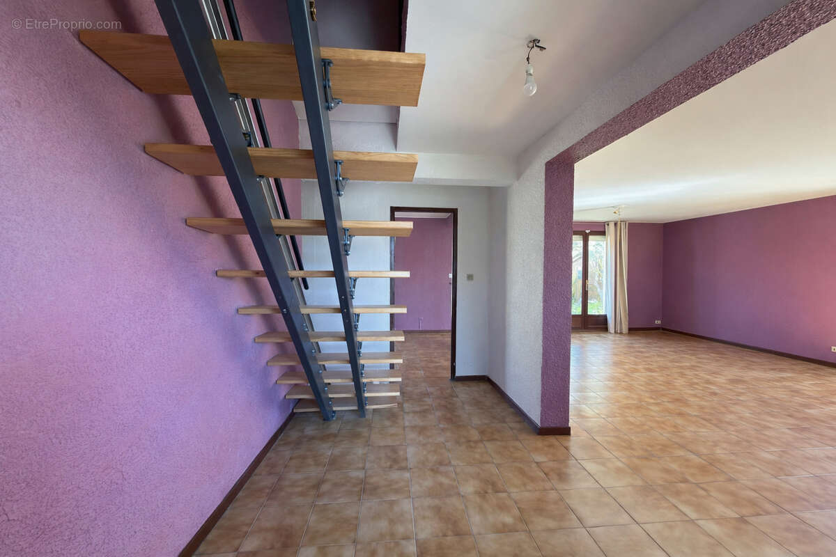 Maison à SAINT-LAURENT-DE-LA-SALANQUE