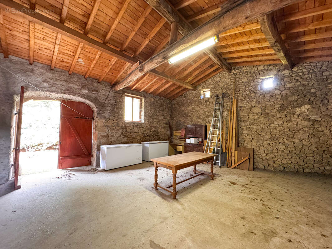 Charmante maison avec dépendances et terrain   Pélussin (42) - photo 8