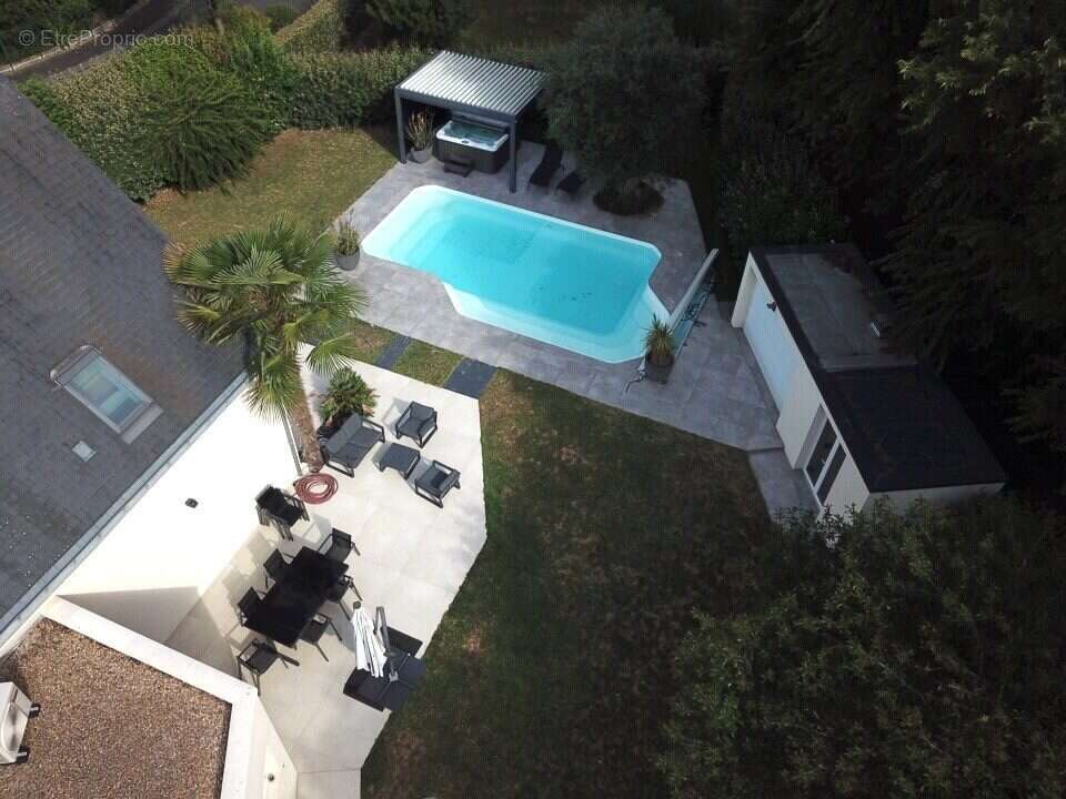 Maison 206 m² à Saint-Cyr-Sur-Loire  - photo 2