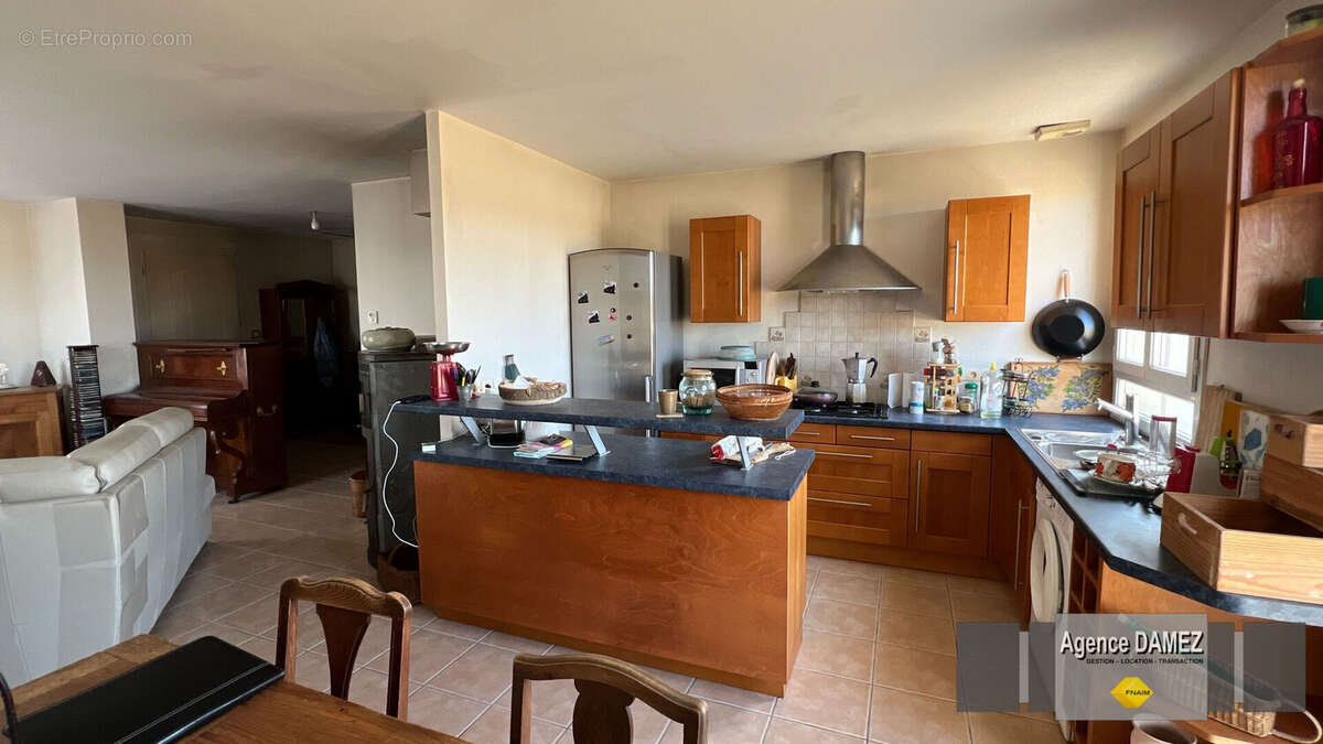 SAINVILLE (28700) - Maison de plain-pied de 2008 - 80 m² - 2 chambres - Terrain de 1 100 m² - Double garage - Greniers aménageab - photo 5