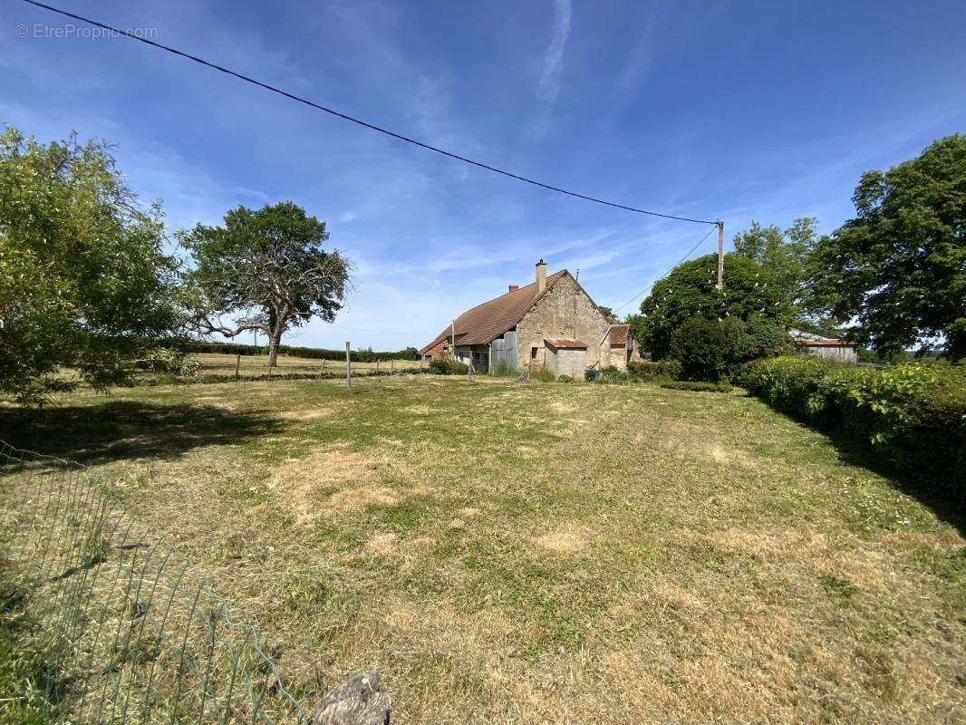 Maison à POULIGNY-NOTRE-DAME