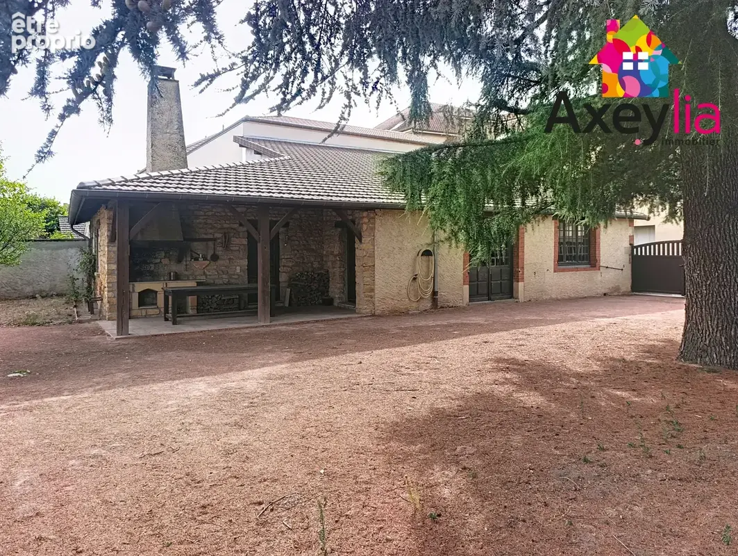 A vendre- pouilly-sous-charlieu- maison 3 chambres sur terrain avec depot - photo 5