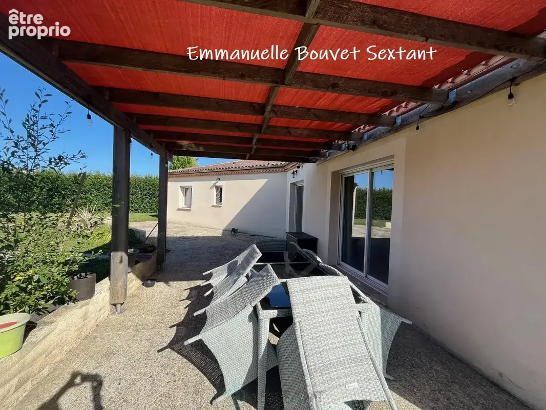 Maison contemporaine de plain-pied, 4 chambres, 2 sde, 2 wc, double-garage, 2000 m² de terrain - photo 4