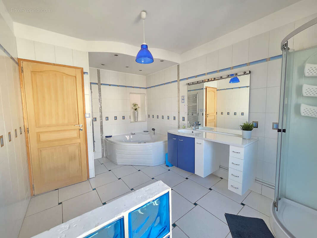 Maison à SAINT-QUENTIN