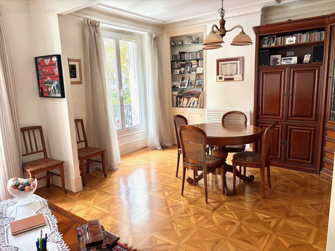 Appartement à PARIS-11E