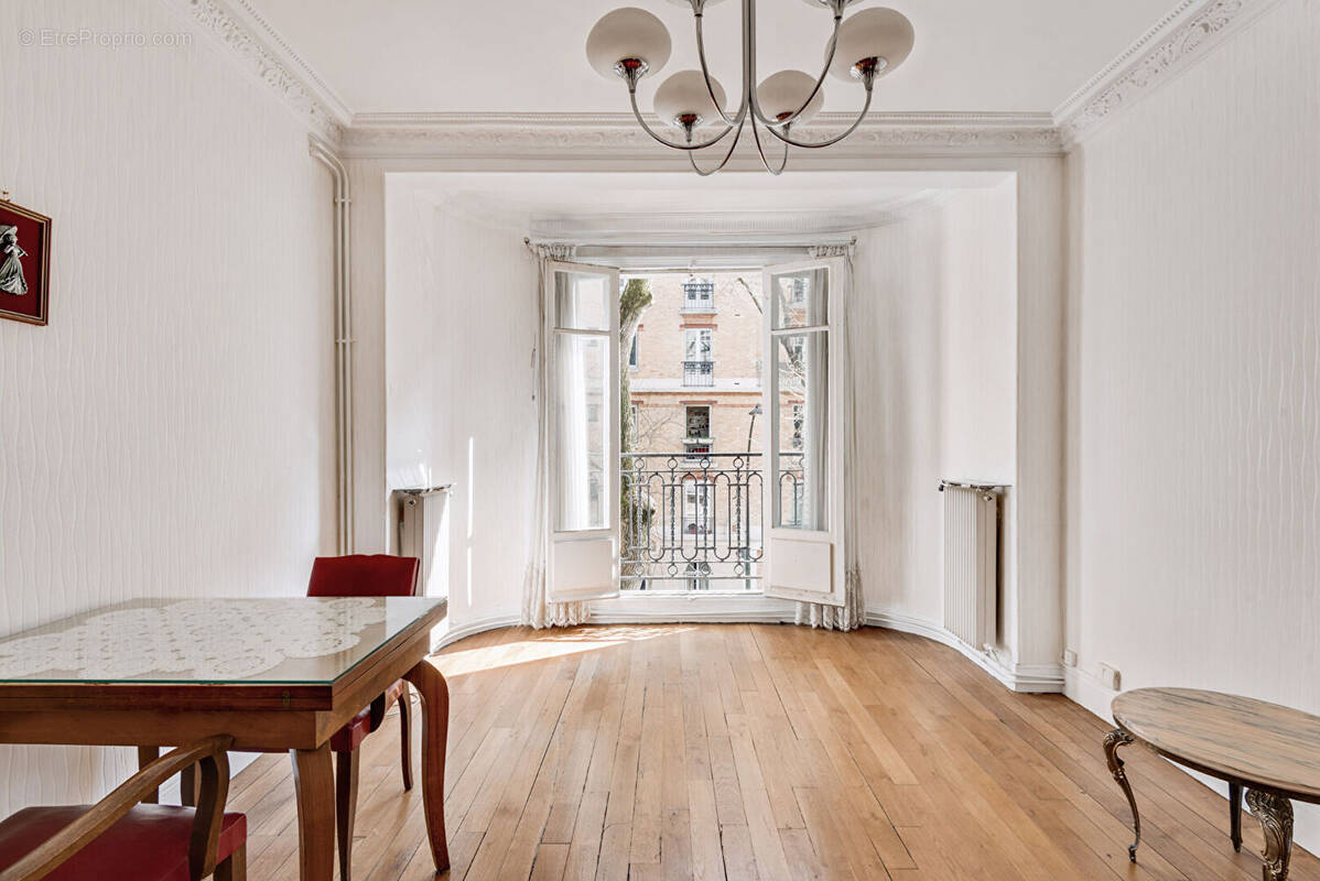 Appartement à PARIS-15E