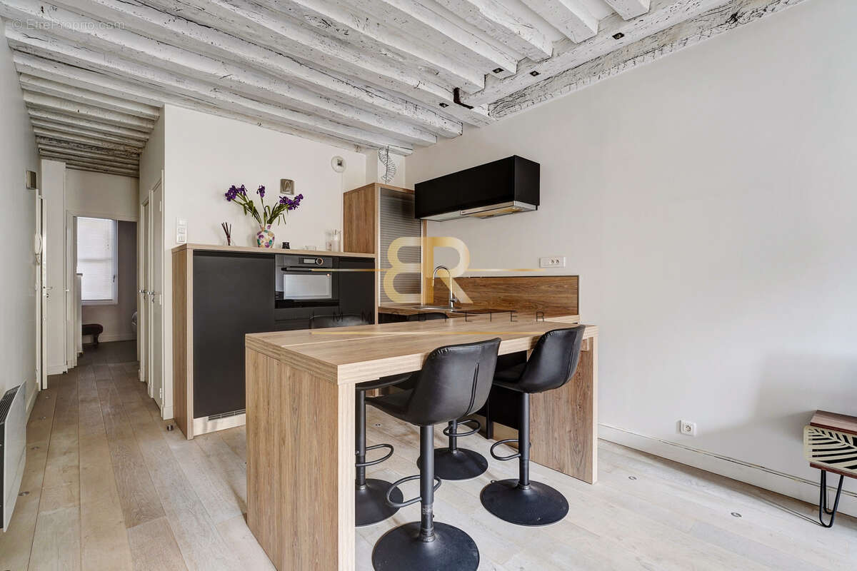 Commerce à PARIS-2E