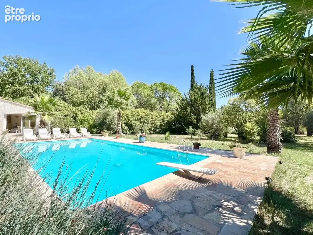 Maison provençale T6 sur 4 200 m² de terrain clos - photo 5
