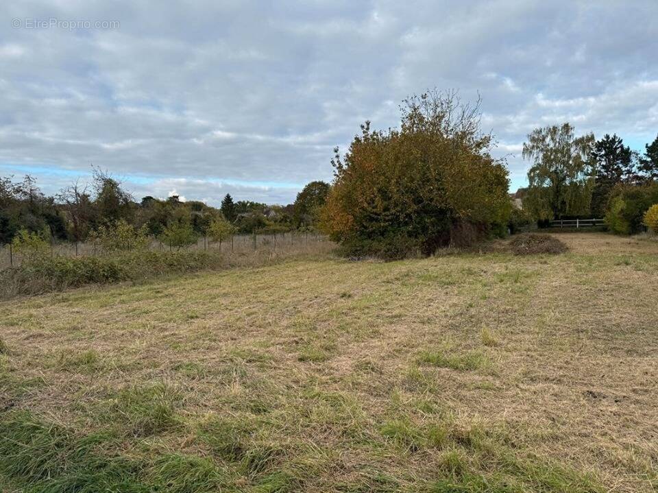 Terrain à ENNERY