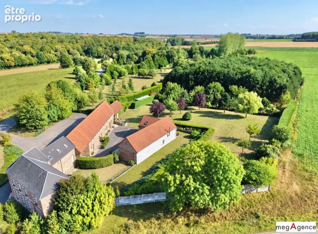 Ensemble immobilier, 4 logements et un bois - photo 2