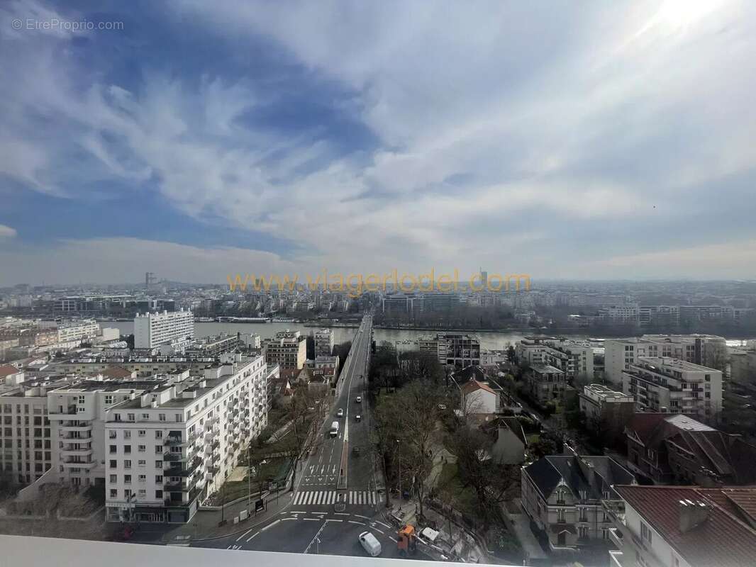 Appartement à COURBEVOIE