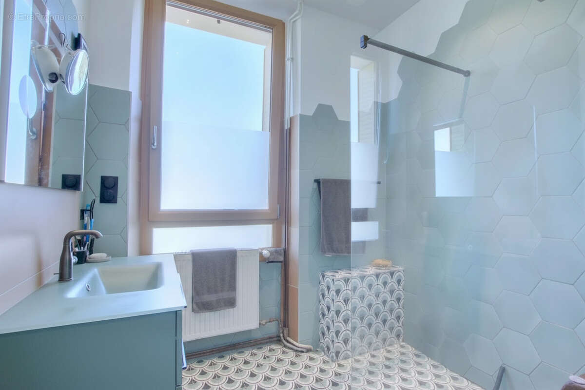 Grande maison familiale de 257 m2 avec dépendances   Saint-Germain-la-Chambotte - photo 3
