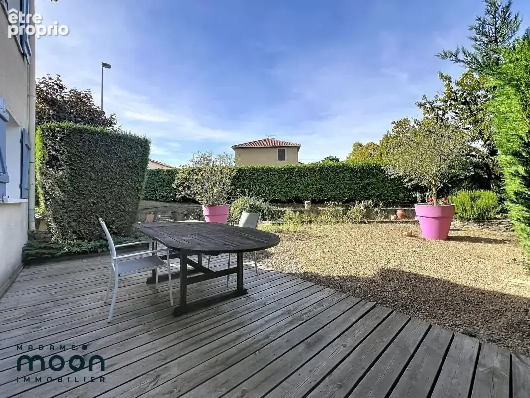 Maison familiale 4 chambres 108m²(115m2 au sol) avec jardin et garage à Oullins Pierre-Bénite -Secteur Perron - photo 4