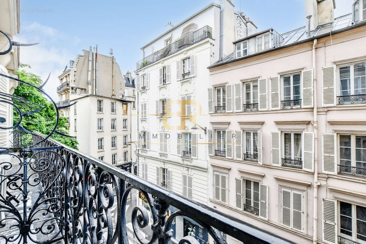 Appartement à PARIS-17E
