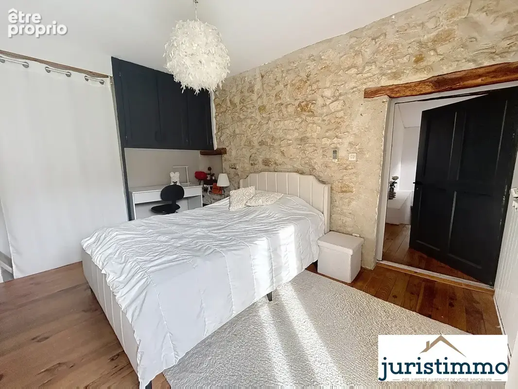 Propriété de charme au pied du château de Mondragon composée de deux habitations et dépendances. - photo 22