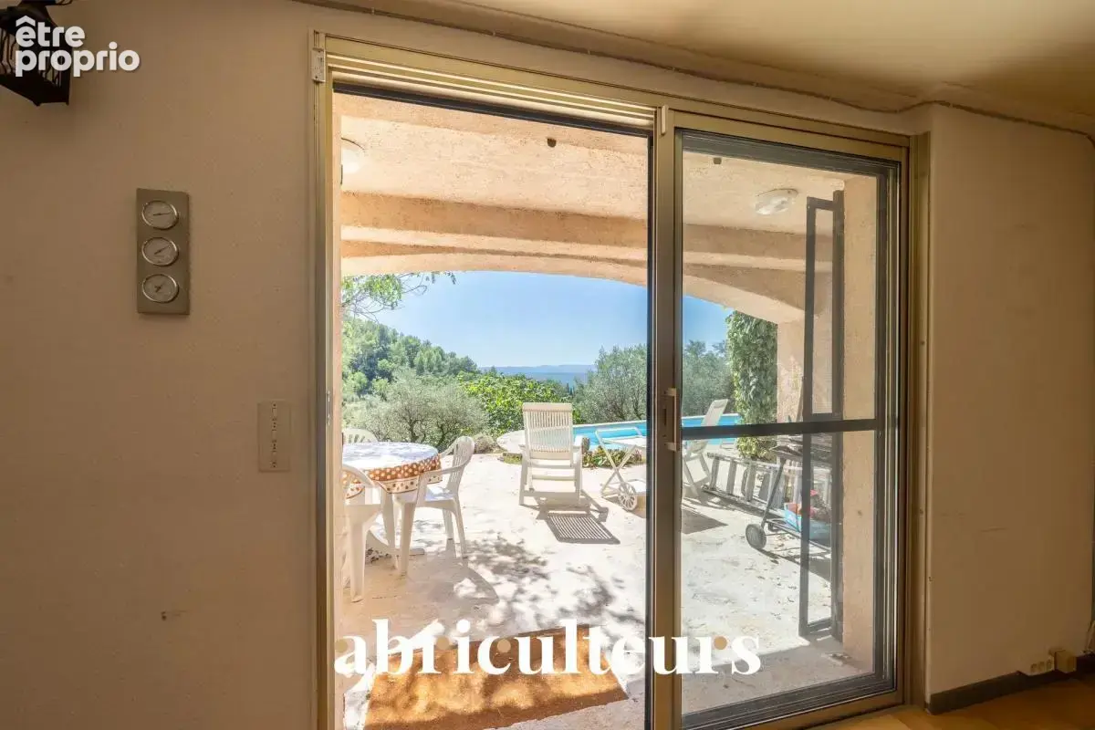 Maison familiale à fort potentiel de 150 m² – Vue panoramique – Piscine et jardin arboré – Seillans - photo 13