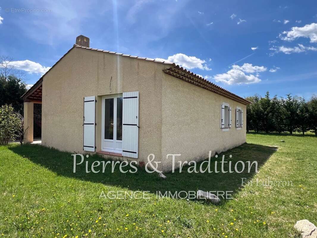 Maison à REVEST-DU-BION