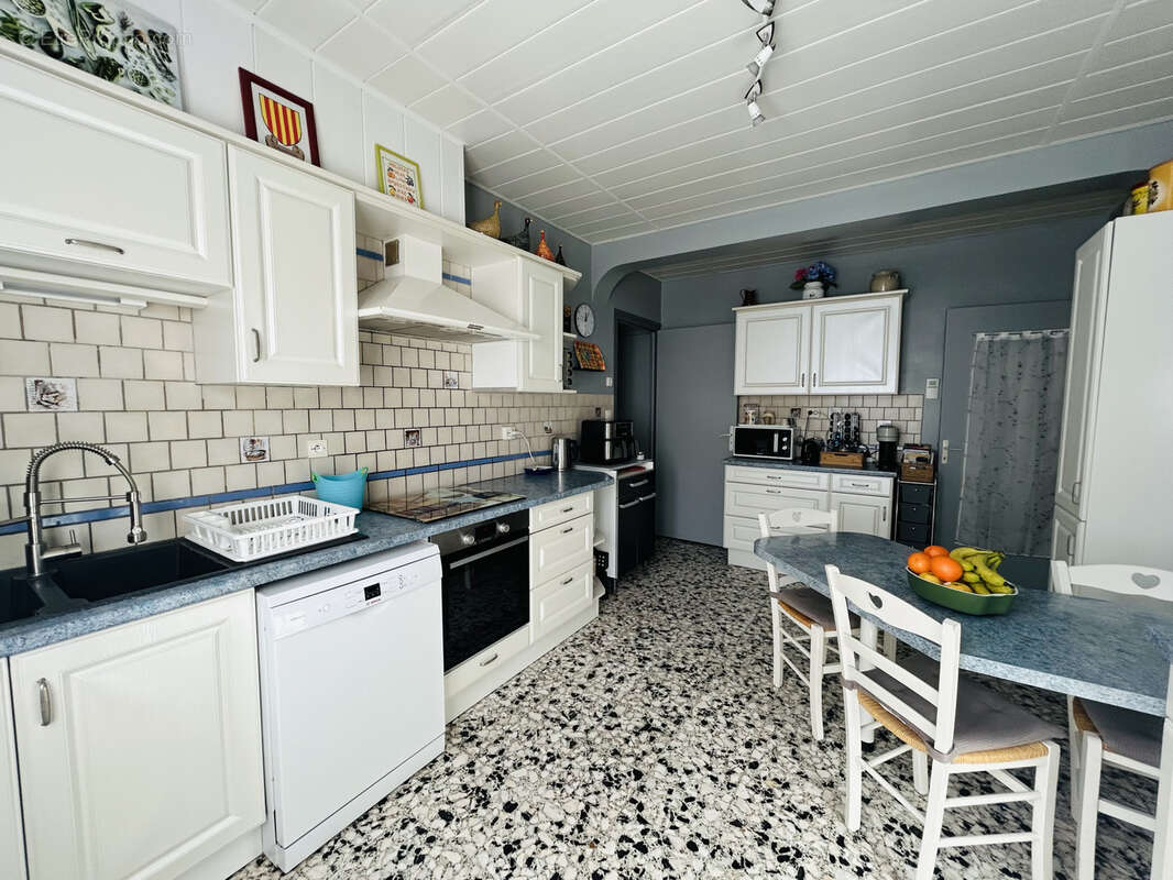 Maison à SAINT-LAURENT-DE-CERDANS