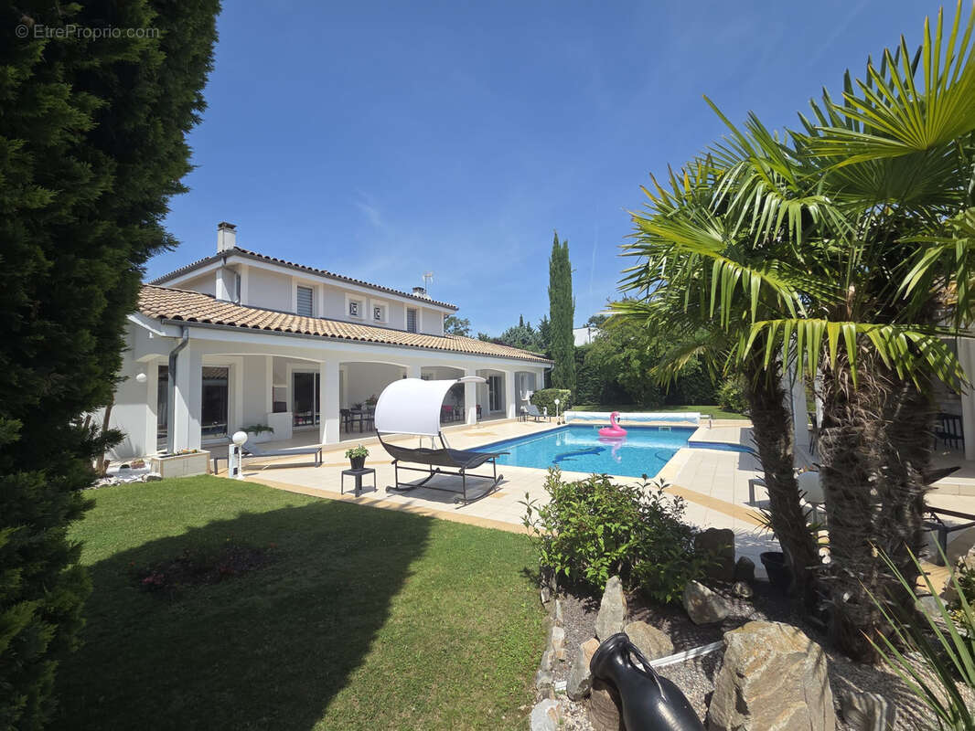 Maison à CASTELGINEST