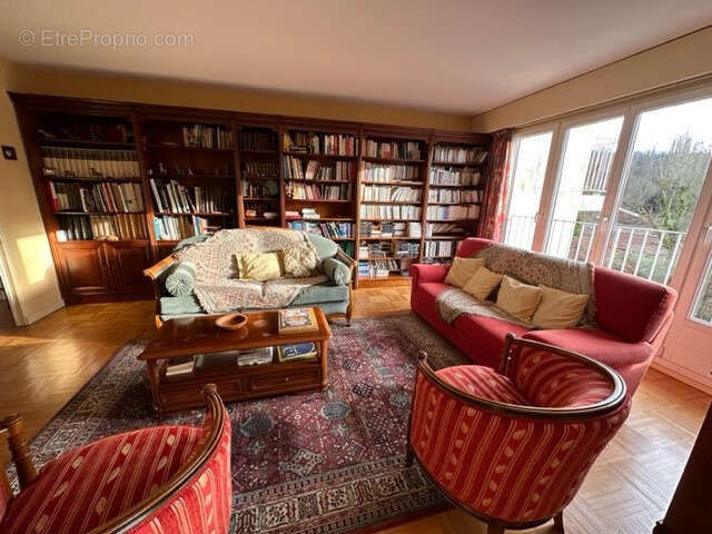 Appartement à BURES-SUR-YVETTE