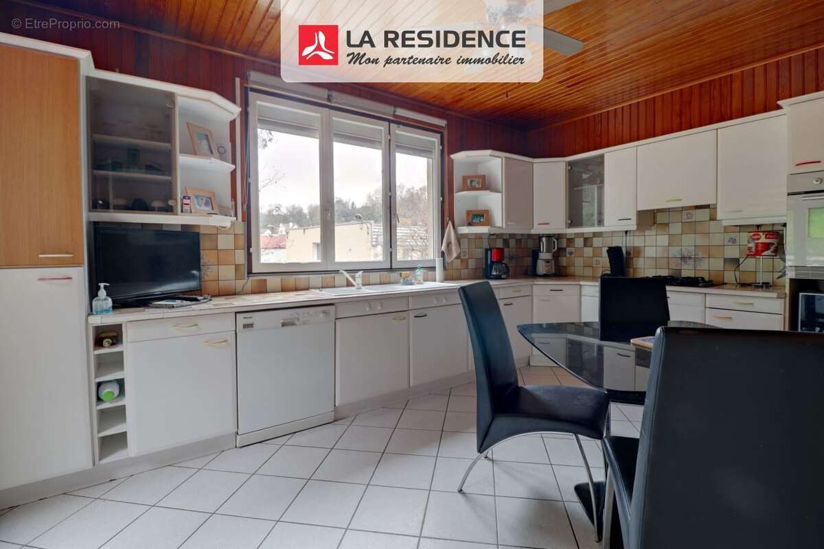 Maison à MAURECOURT