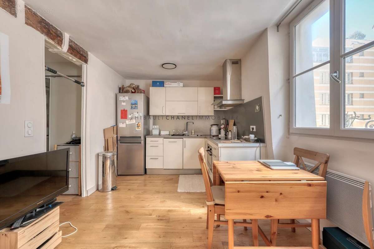 Appartement à PARIS-3E