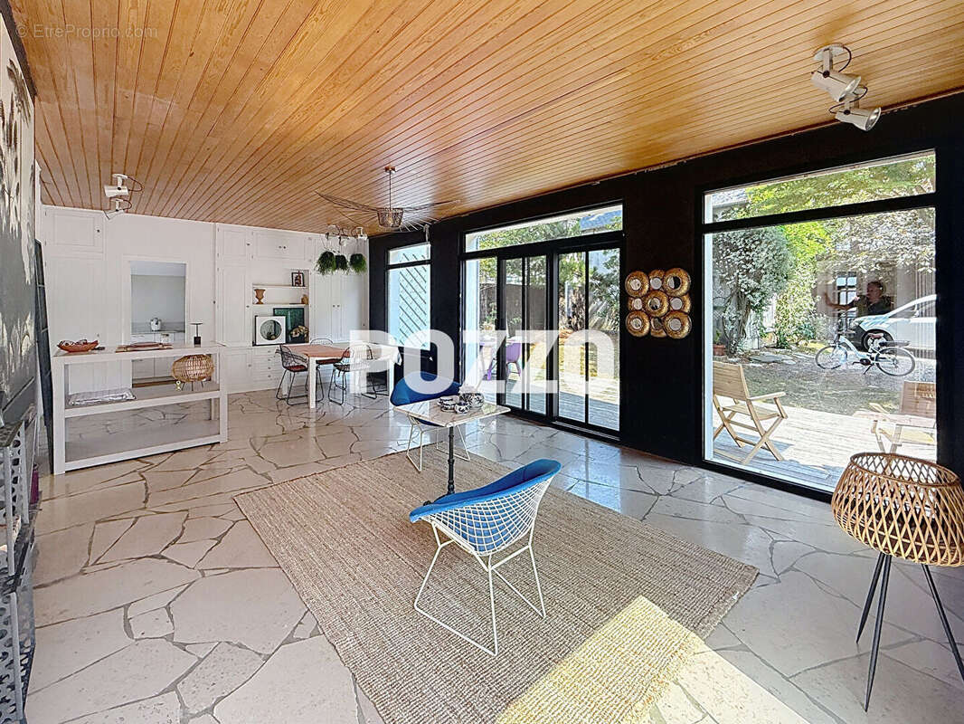 Maison de 7 pièces (323 m²) en vente à DONVILLE LES BAINS - photo 13