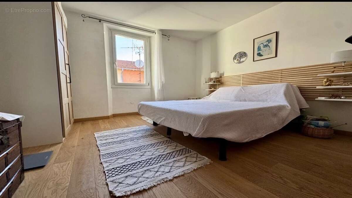 Appartement à LA LONDE-LES-MAURES