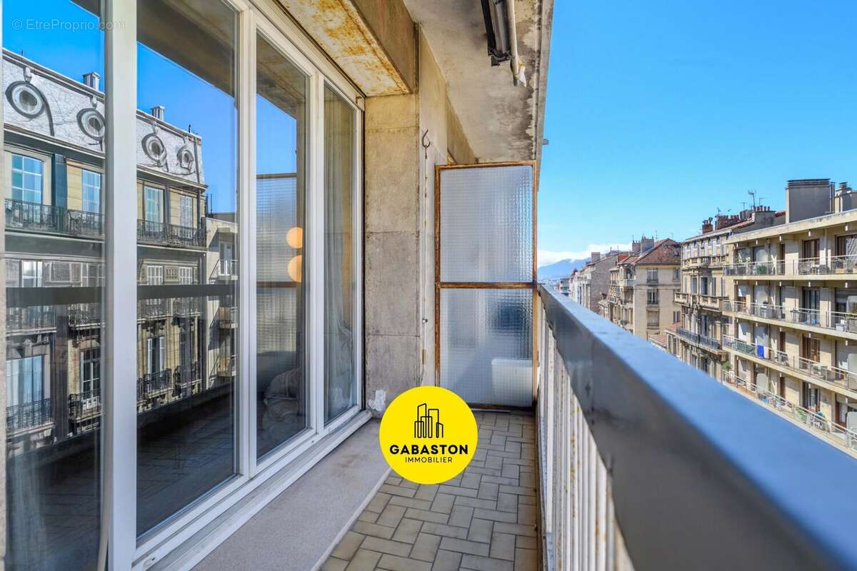 Appartement à MARSEILLE-8E