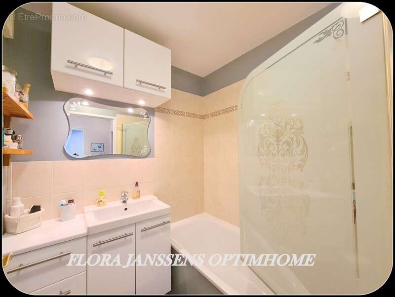 Appartement à VILLENEUVE-LA-GARENNE