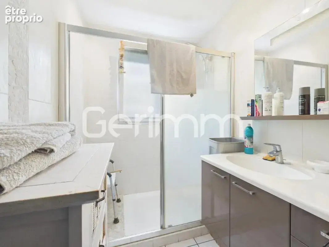 Vente - Appartement - 3 pièces + cuisine - 81,76 m² - 125 000 € - photo 5