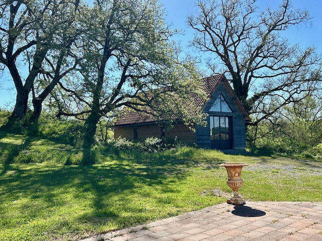 garage - Maison à VIC-FEZENSAC