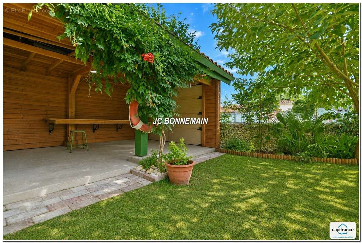 Maison à vendre - Plain Pied - Jardin - Garage - 105 m² - 3 pièces LA TREMBLADE (17) - photo 21
