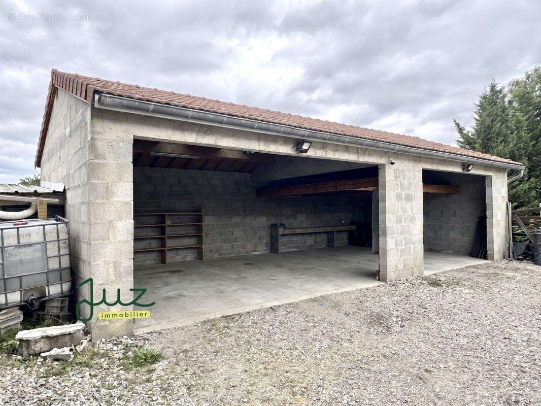 Maison à SURY-LE-COMTAL